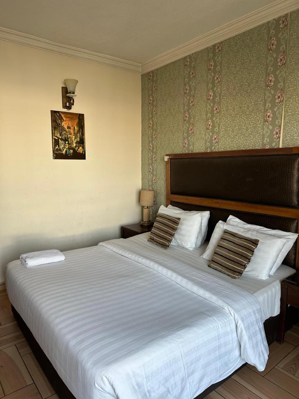 Aghadeer Hotel Амман Экстерьер фото